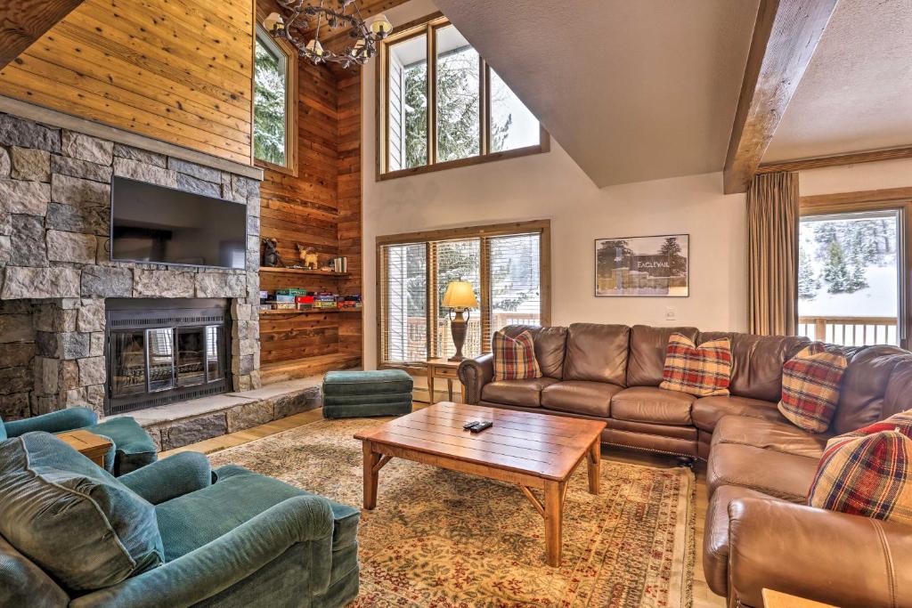 Luxe Vail Valley Retreat with Hot Tub!