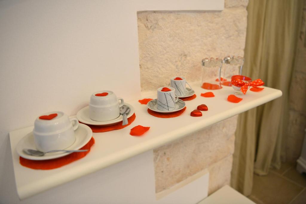 Set per la preparazione di tè e caffè presso Trullo Suite