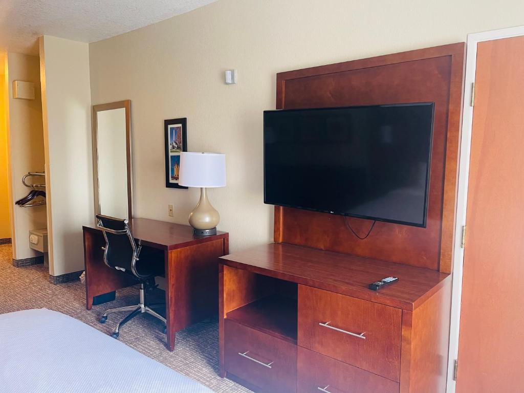 Comfort Inn & Suites Decatur-Forsyth - Queen Room Met Twee Queensize Bedden - Niet Roken