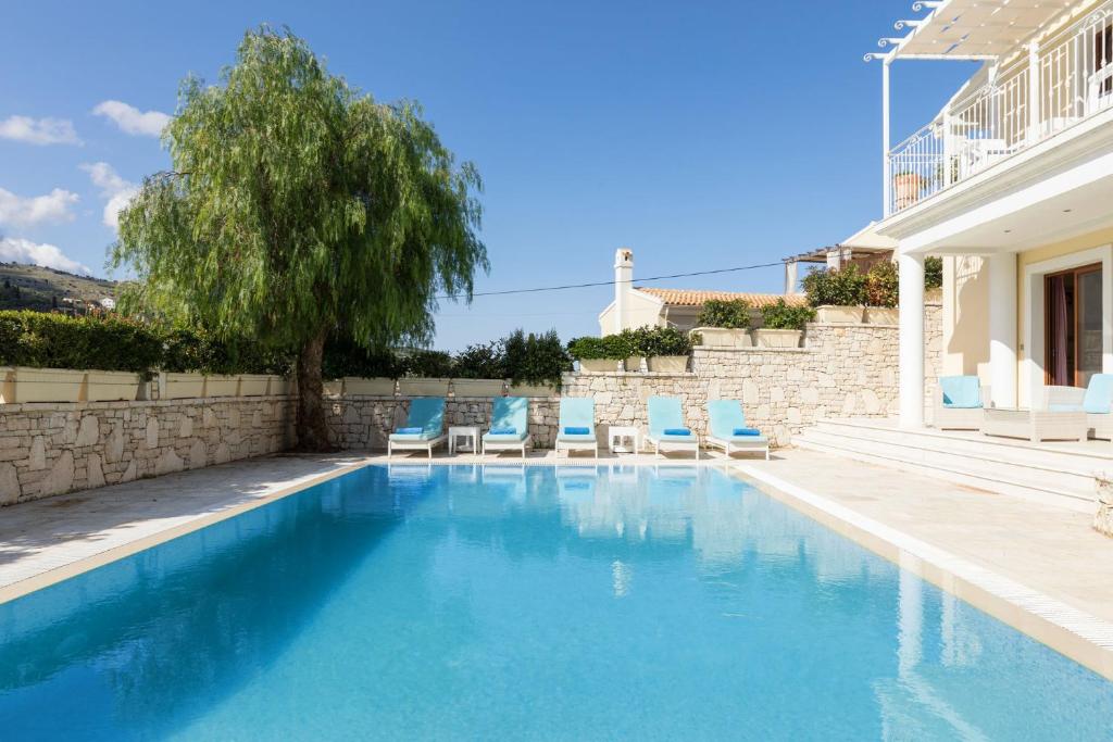 Bazén v ubytování Kassiopi View Villas-Corfu-Villa Eleni,4 bedrooms,large private pool,prime location nebo v jeho okolí