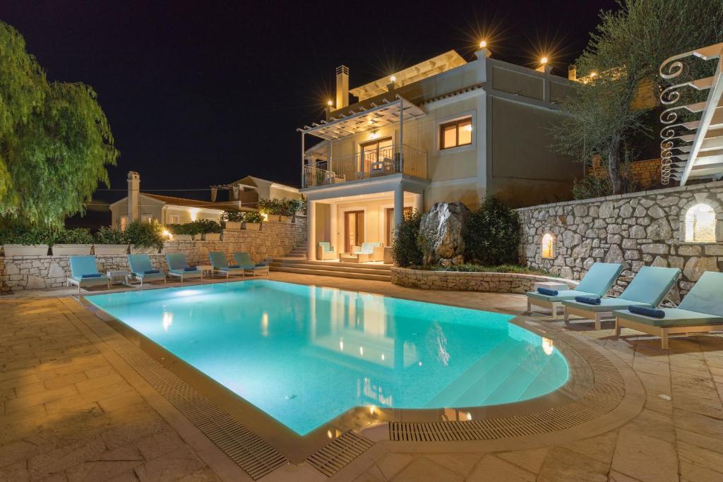 Bazén v ubytování Kassiopi View Villas-Corfu-Villa Eleni,4 bedrooms,large private pool,prime location nebo v jeho okolí