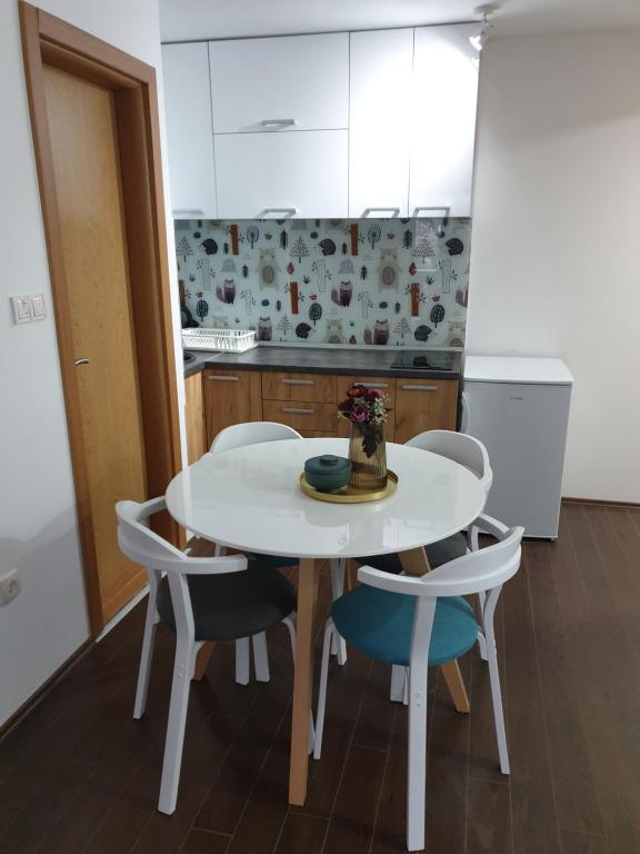 Kuchyň nebo kuchyňský kout v ubytování Apartman Lisica 24