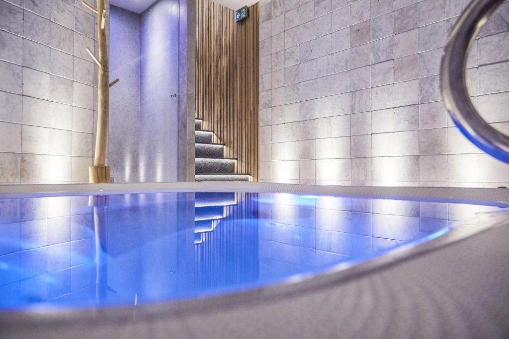 ONIRO - Luxury Rooms & Wellness Suites - Suite With Hot Tub