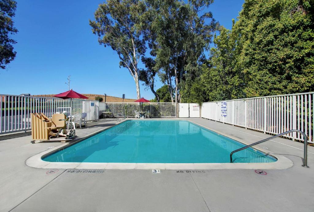 Het zwembad bij of vlak bij Motel 6-Livermore, CA
