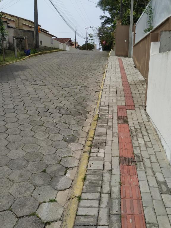  Casa em Bombas conjugada.