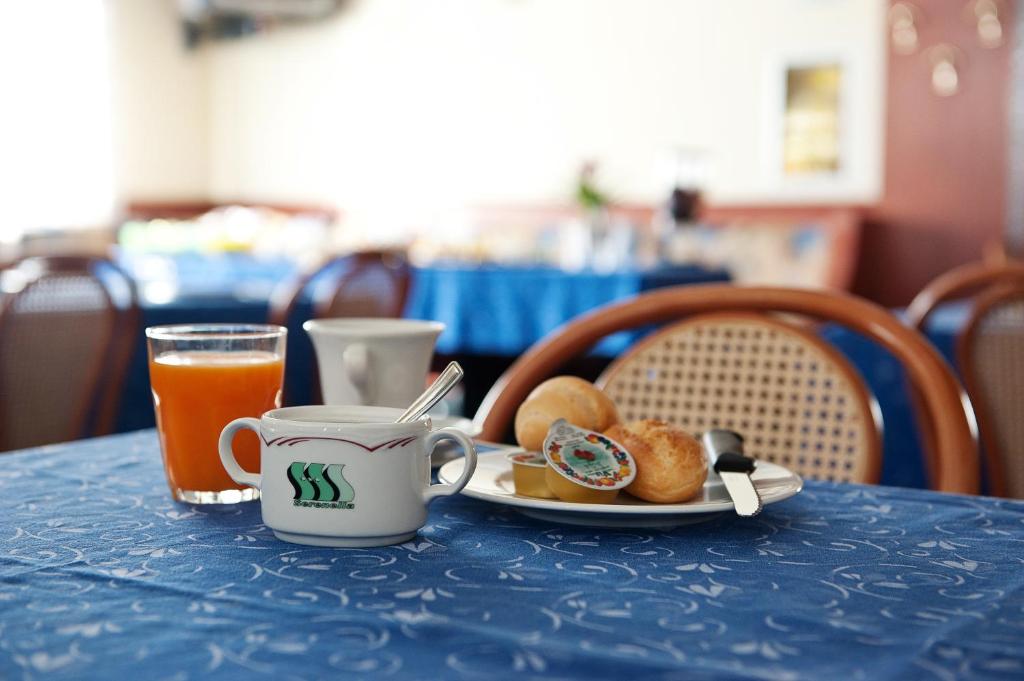 Jídlo v hotelu nebo okolí