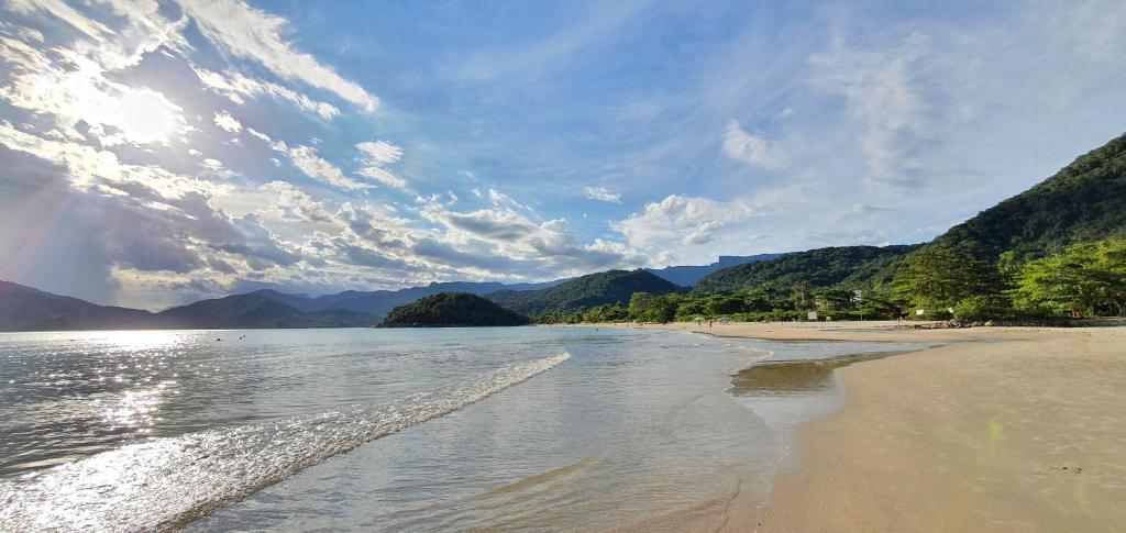  Casa dos Sonhos no Lázaro/Ubatuba a 50m da praia