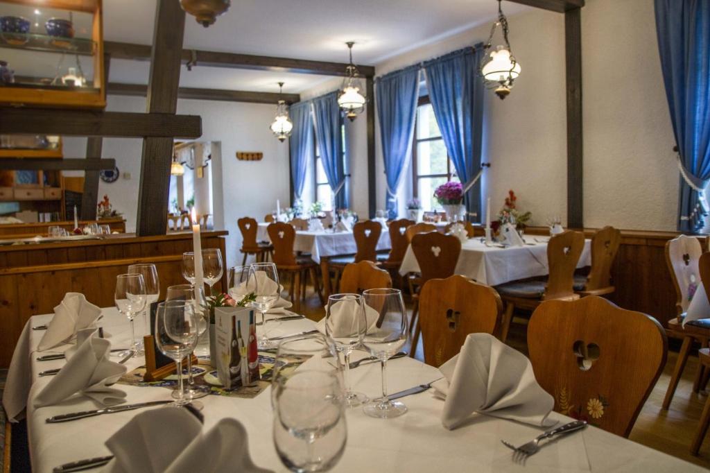 Restaurace v ubytování Hotel Schwarzbeerschänke Pobershau
