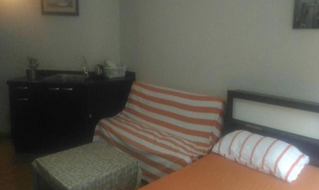 Room in Condo - Impact Thunder Dome Service Taxi - Triple Room