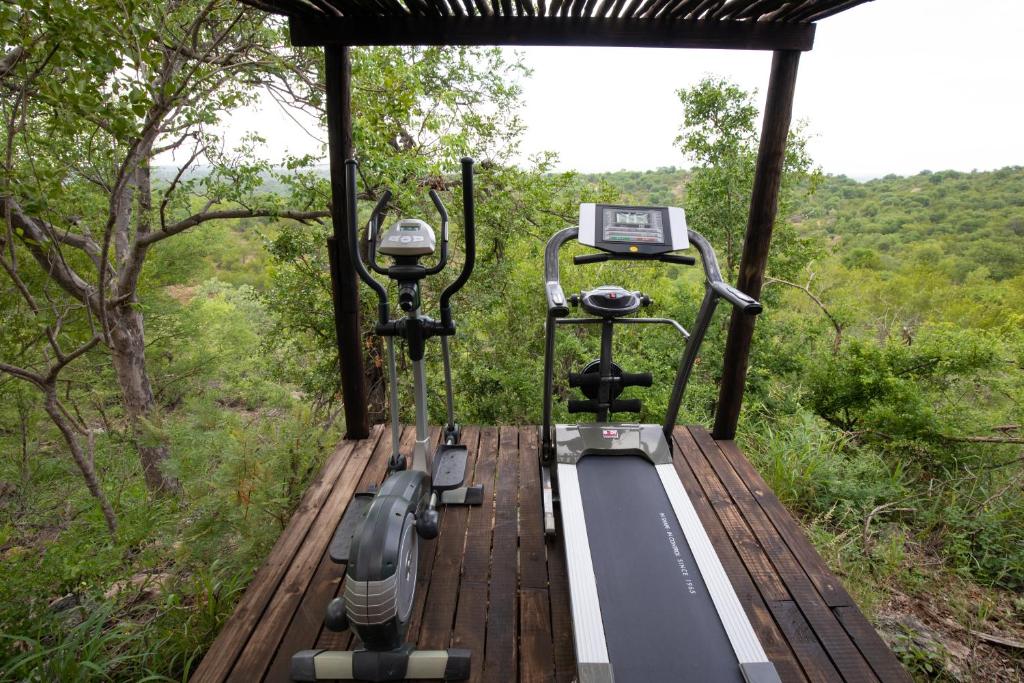 Fitness centrum a/nebo fitness zařízení v ubytování Parsons Hilltop Safari Camp
