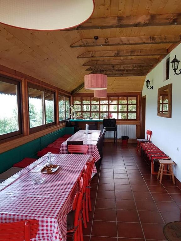 Restaurace v ubytování Etno Selo Rajski Konaci