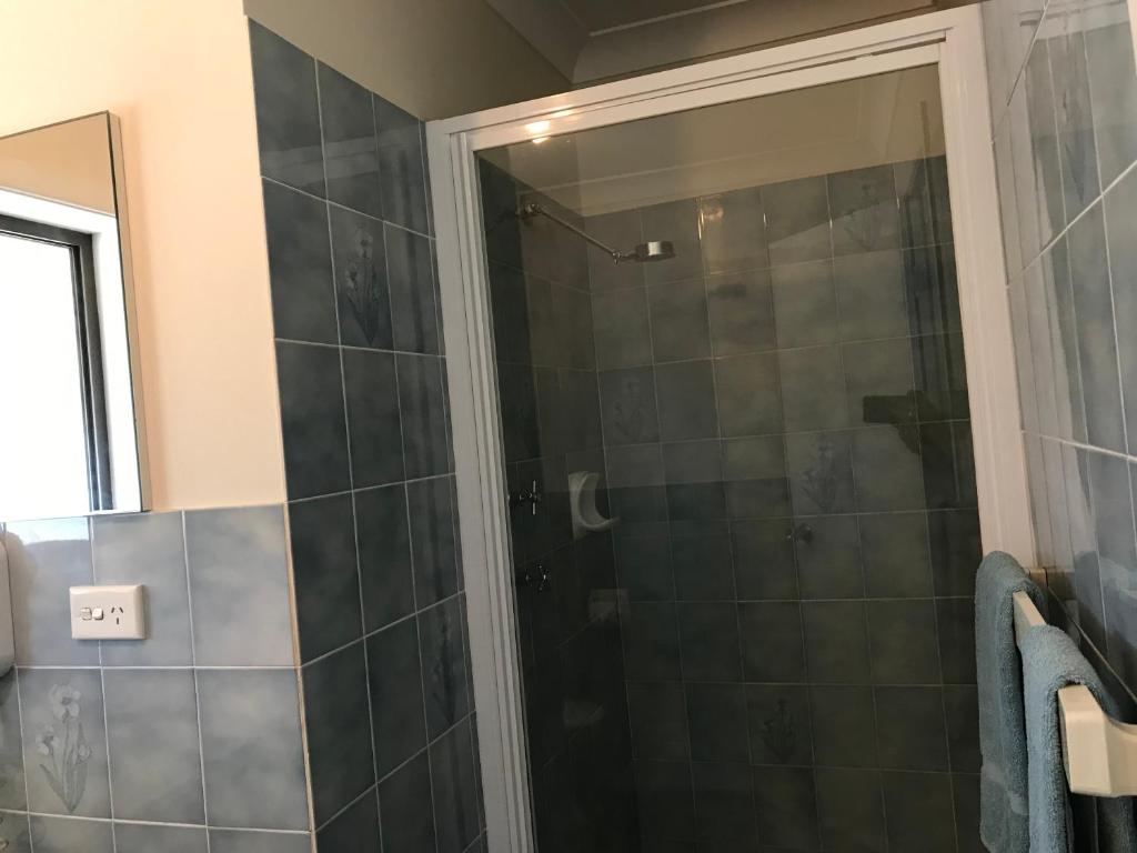 Coffs Shearwater Motel - Deluxe Three-Bedroom Apartment