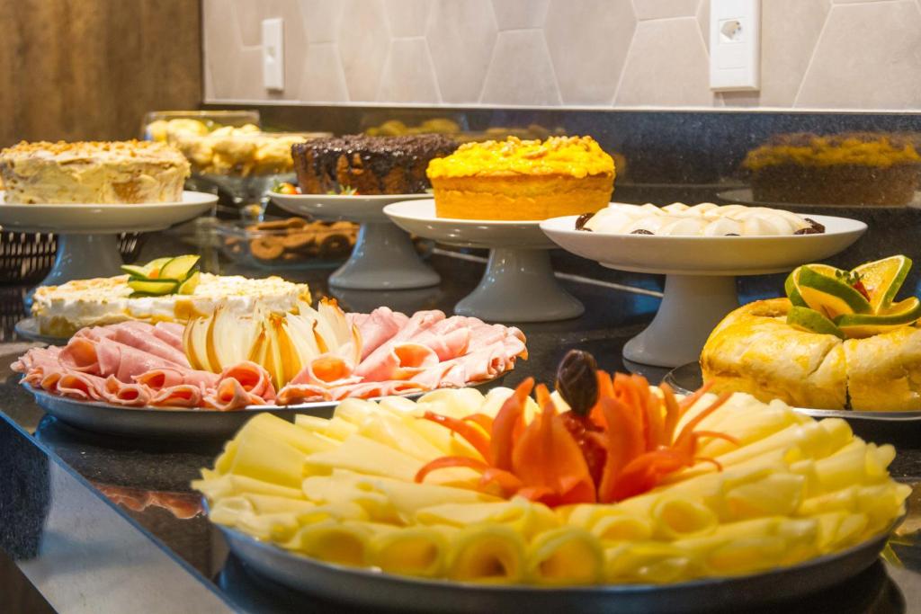 Comida no hotel ou em algum lugar perto