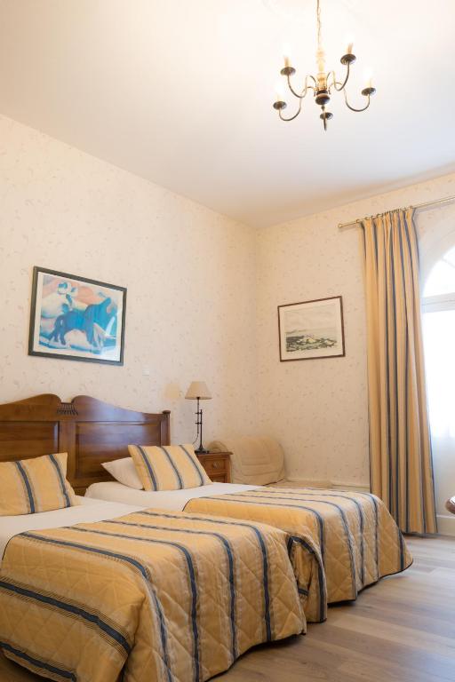 Logis Hôtel Le Plantagenêt - Superior Vierpersoonskamer
