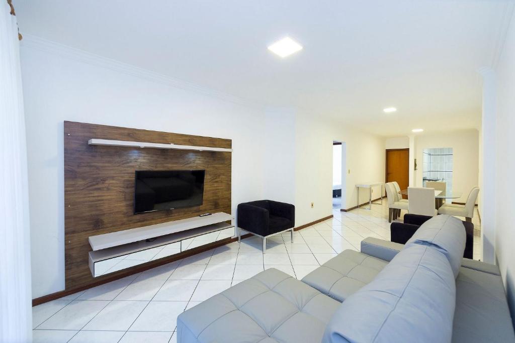  Aluguel Apartamento 04 Dormitórios Vista para o Mar na Praia Bombas SC