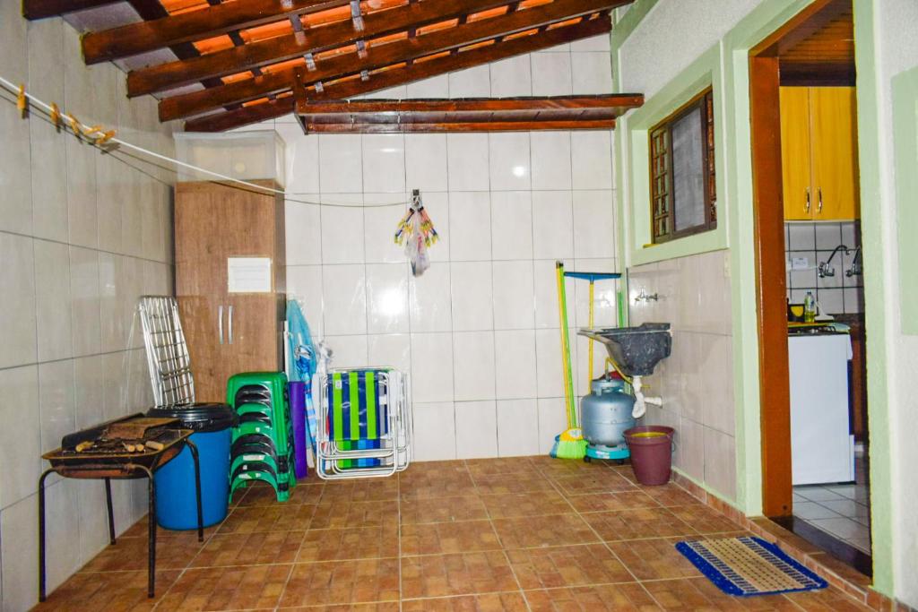  Casa em condomínio a 150 m da praia