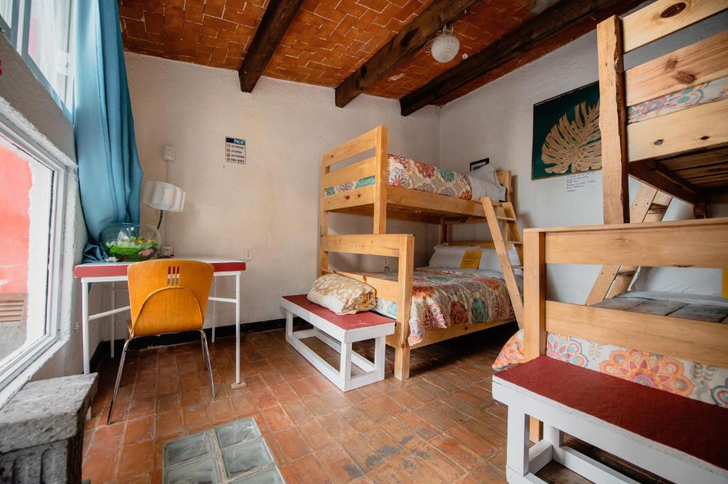 Hostal México Airport CDMX - Chambre Familiale Avec Salle De Bains Commune