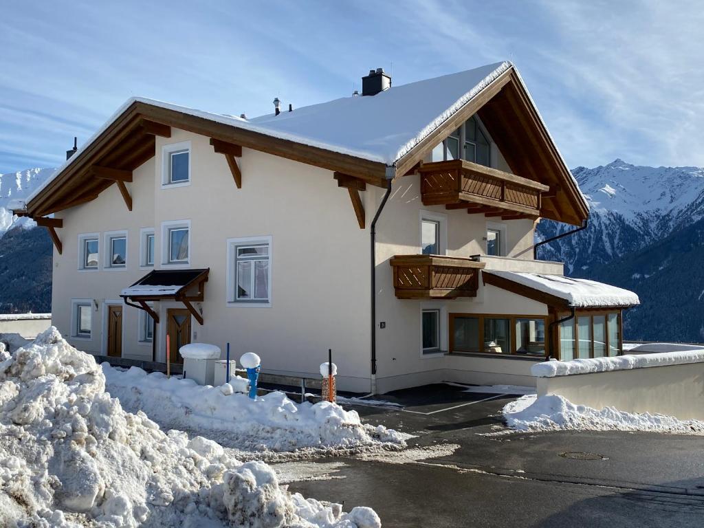 Nespecifikovaný výhled na hory nebo výhled na hory při pohledu z apartmánu
