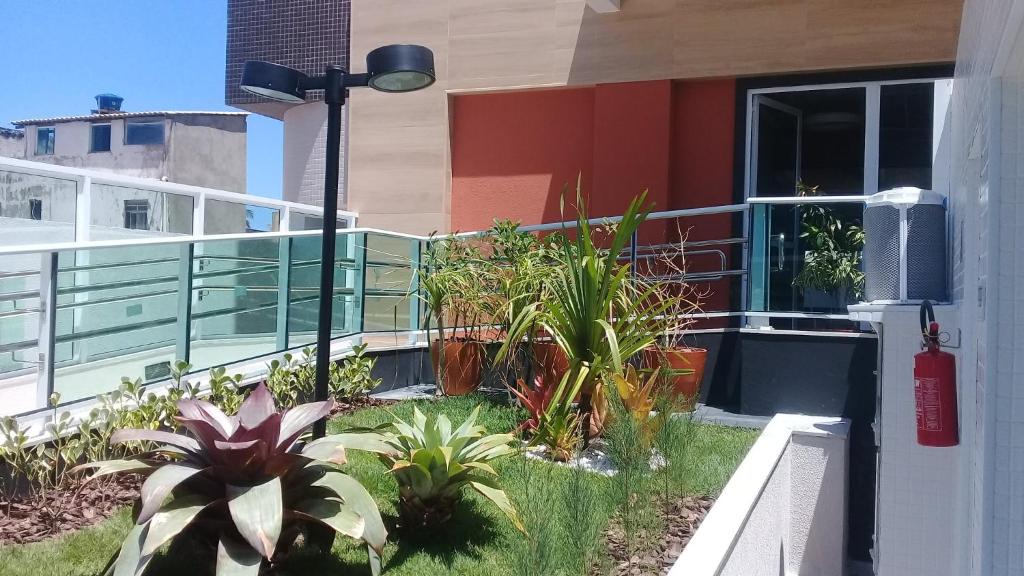  Flat Smart Itapoan - Em frente a praia.
