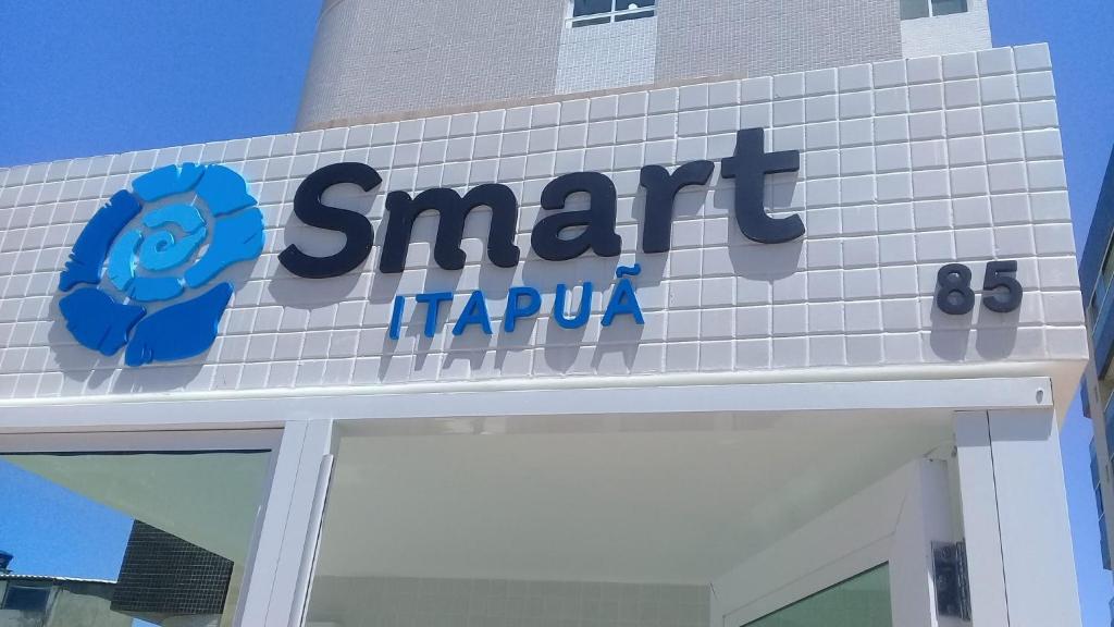  Flat Smart Itapoan - Em frente a praia.
