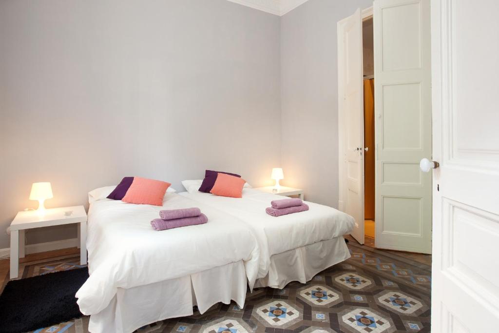 Modernist Apartment Barcelona - 1