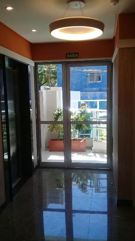  Flat Smart Itapoan - Em frente a praia.