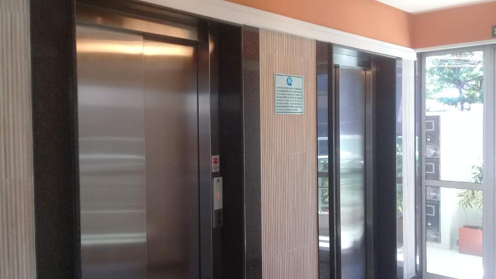  Flat Smart Itapoan - Em frente a praia.