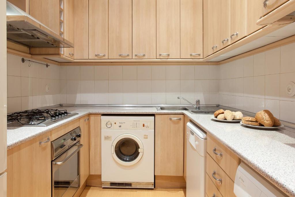 Modernist Apartment Barcelona - 19