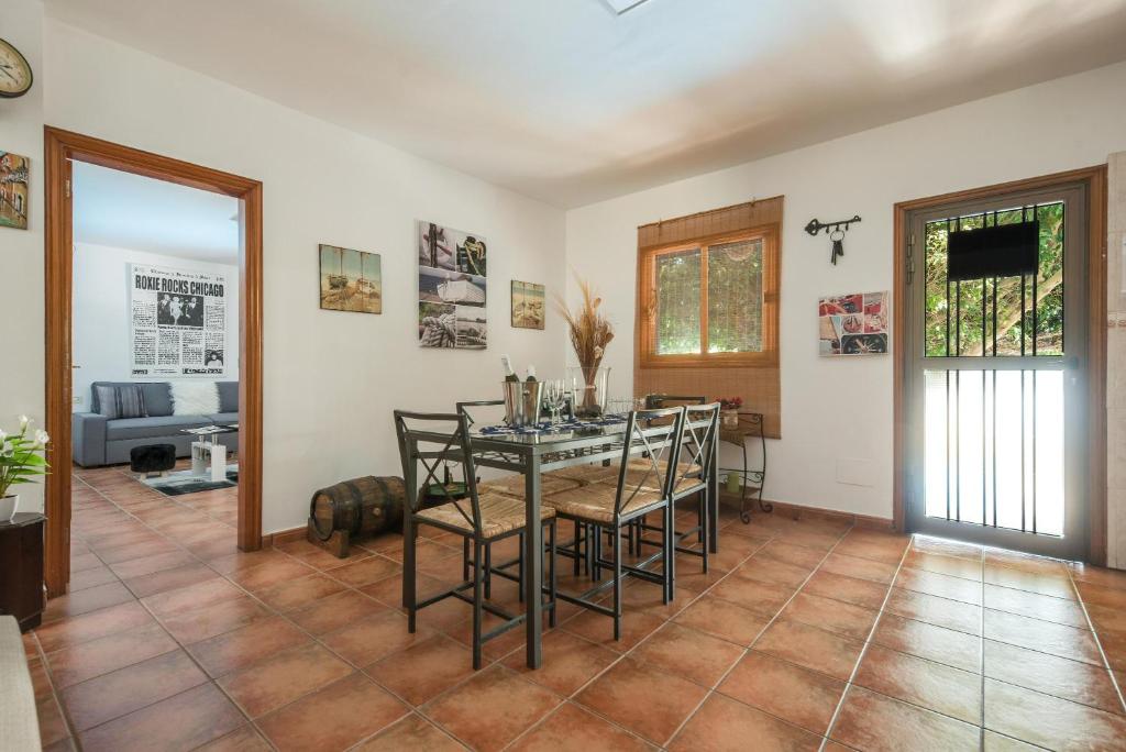 A television and/or entertainment centre at Casa Reina del Atlántico