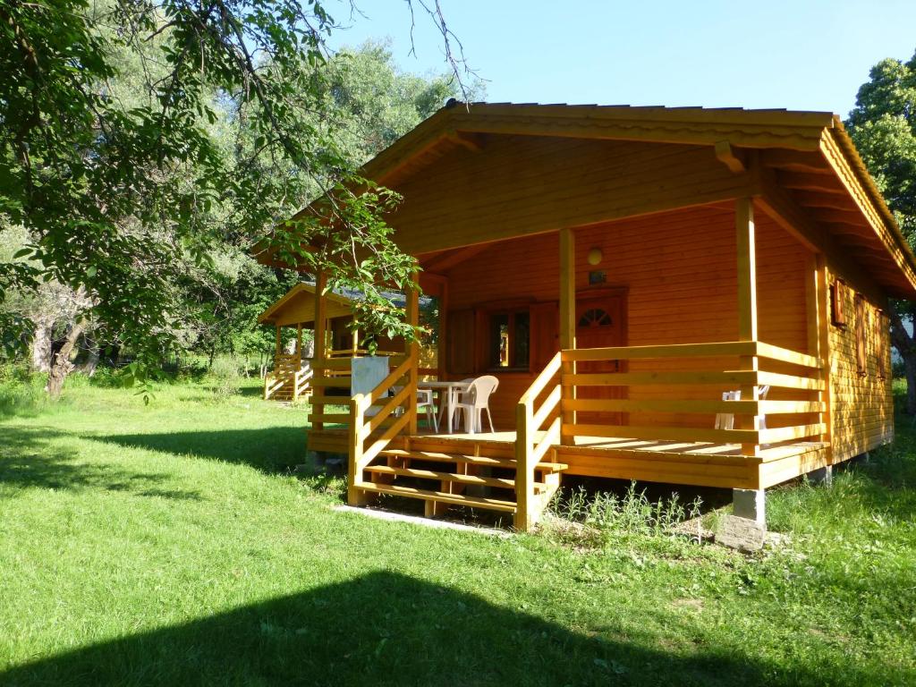 Gallery image of Camping, Hôtel De Plein Air Les Cariamas in Chateauroux-les-Alpes