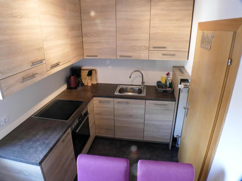 A kitchen or kitchenette at Haus Holzer