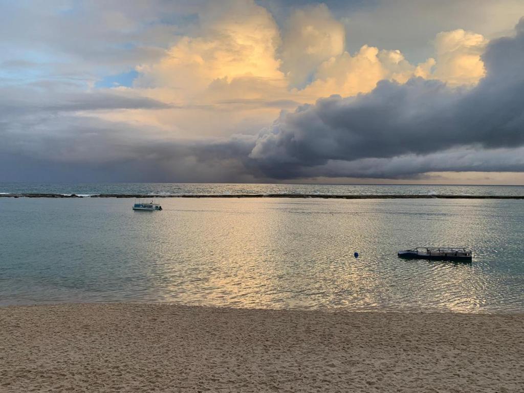  Casa beira mar ( pé na areia )