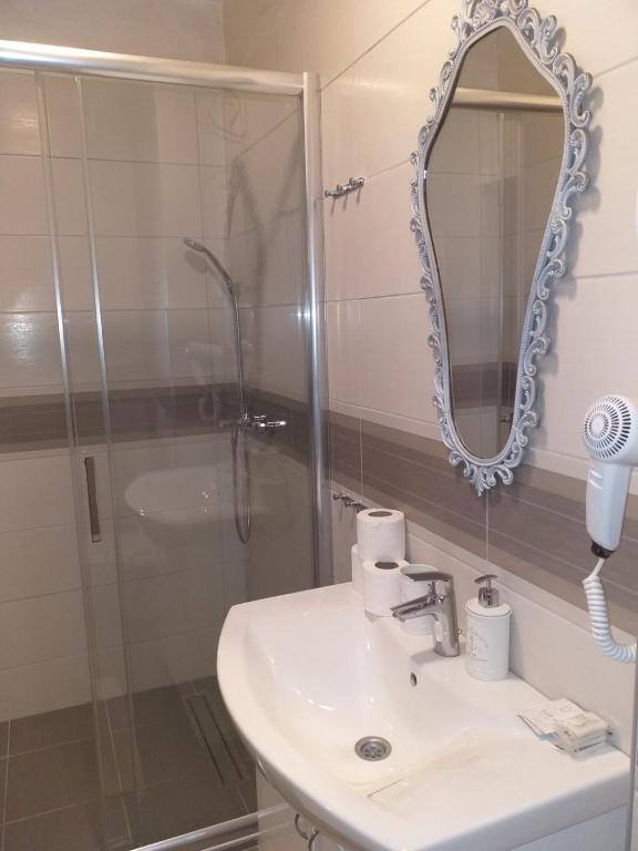 Koupelna v ubytování Zeravica Rooms B&B
