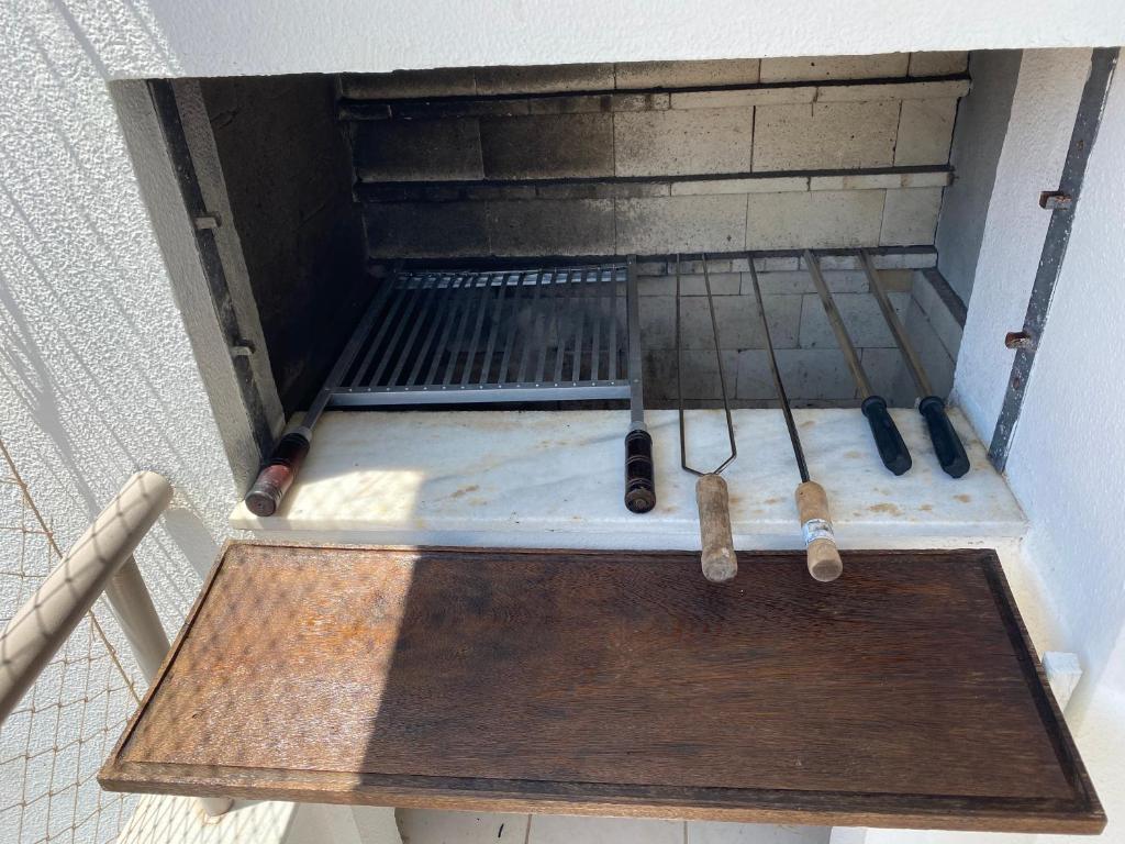  Apartamento pé na areia - sacada e churrasqueira - para até 6 pessoas
