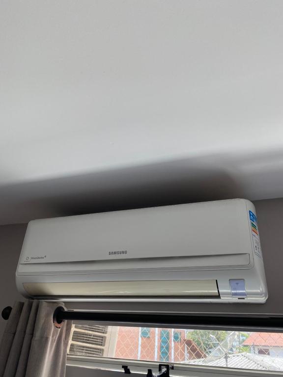  Apartamento pé na areia - sacada e churrasqueira - para até 6 pessoas