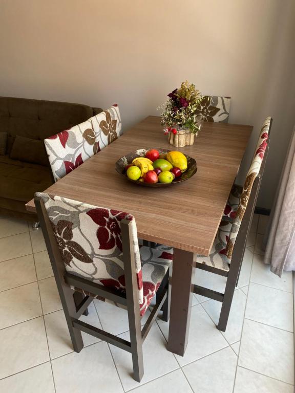  Apartamento pé na areia - sacada e churrasqueira - para até 6 pessoas
