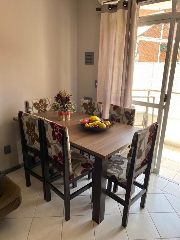  Apartamento pé na areia - sacada e churrasqueira - para até 6 pessoas