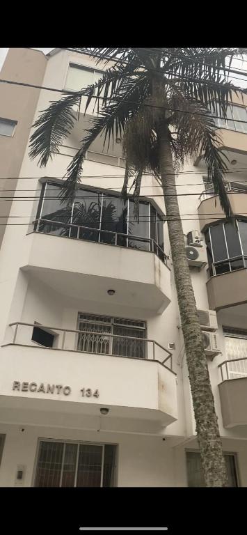  Apartamento pé na areia - sacada e churrasqueira - para até 6 pessoas