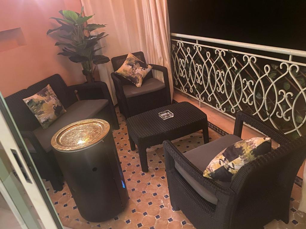 Posezení v ubytování Appartment Rhizlane