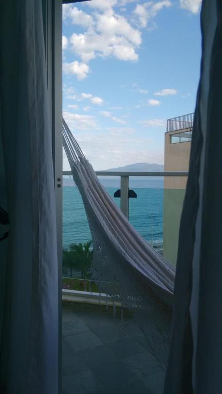  APARTAMENTO DE FRENTE PARA O MAR (a 30 metros da praia)