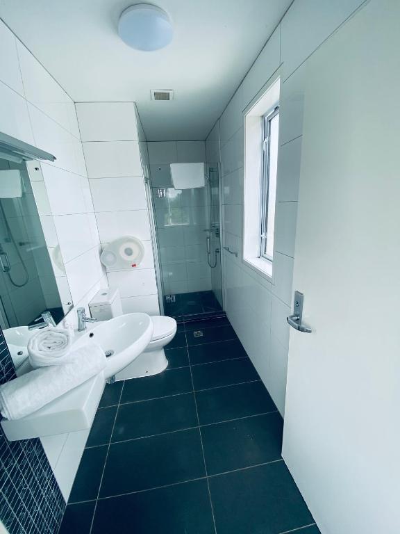 Based by the Lake - Resim 33