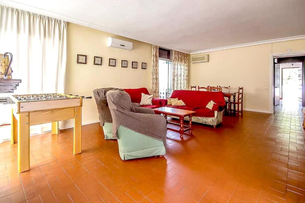 Fotografia z galérie ubytovania Spacious Villa with Private Pool in Valdecaballeros v destinácii Valdecaballeros