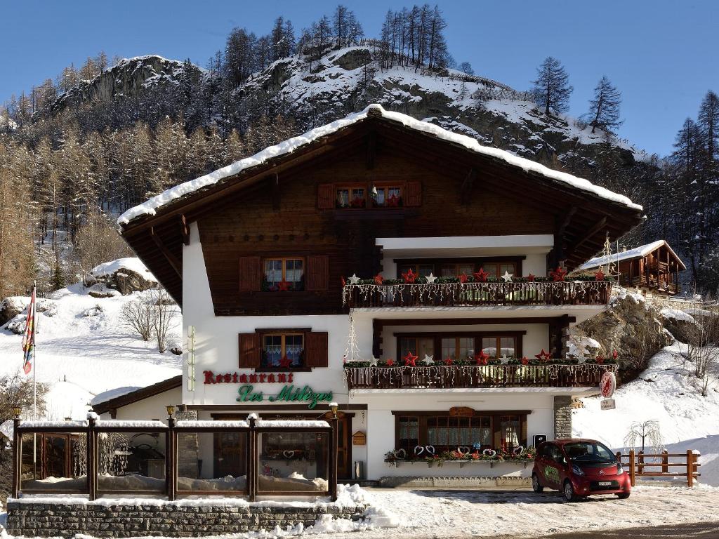 Gallery image of Hotel Les Mélèzes in Haudères