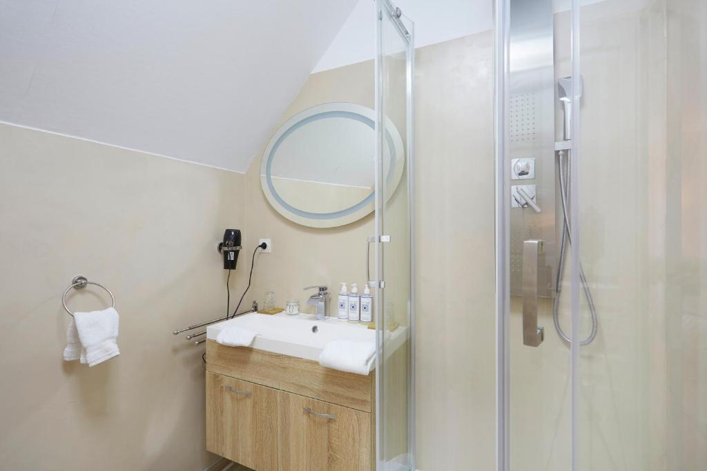 Domaine de Bersaillin - Vierpersoonskamer Met Douche
