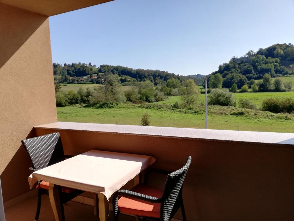 Hotel Amarilis - Double Or Twin Room With Balcony And River View