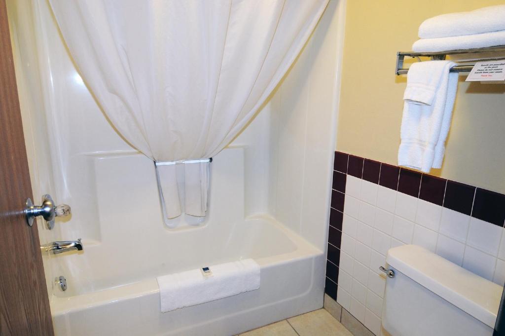 AmericInn by Wyndham Sioux Falls photo