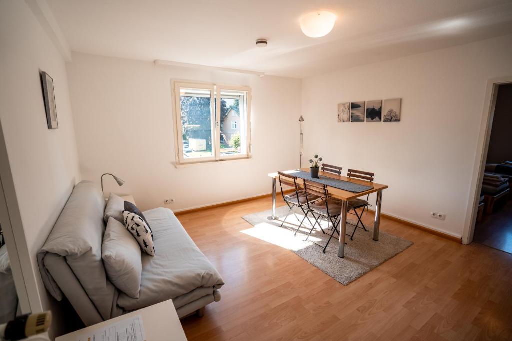 Black Forest Bike Hostel - Apartment With Shared Bathroom