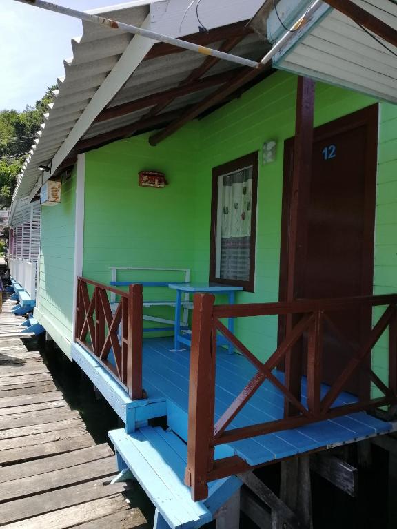 Balkón nebo terasa v ubytování Koh Chang Baanrimtalay