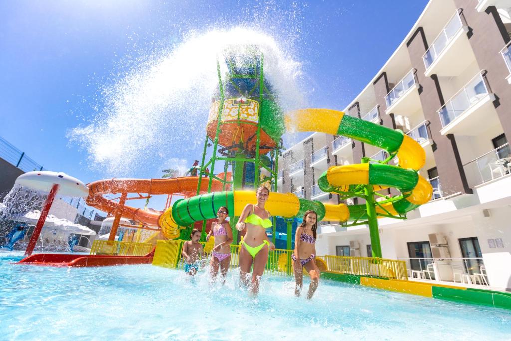Bazén v ubytování Narcia Resort Side - Ultra All Inclusive nebo v jeho okolí