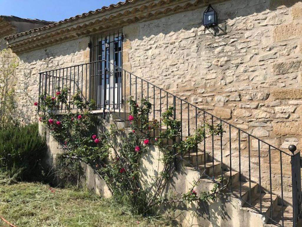 Taman di luar Maison charmante à Marsillargues